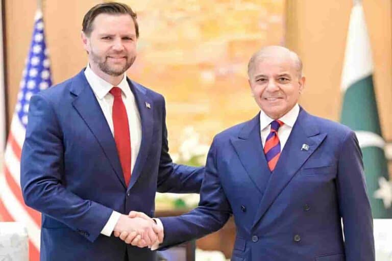 Négociations entre États-Unis et Iran échouées au Pakistan, illustrant les tensions diplomatiques.